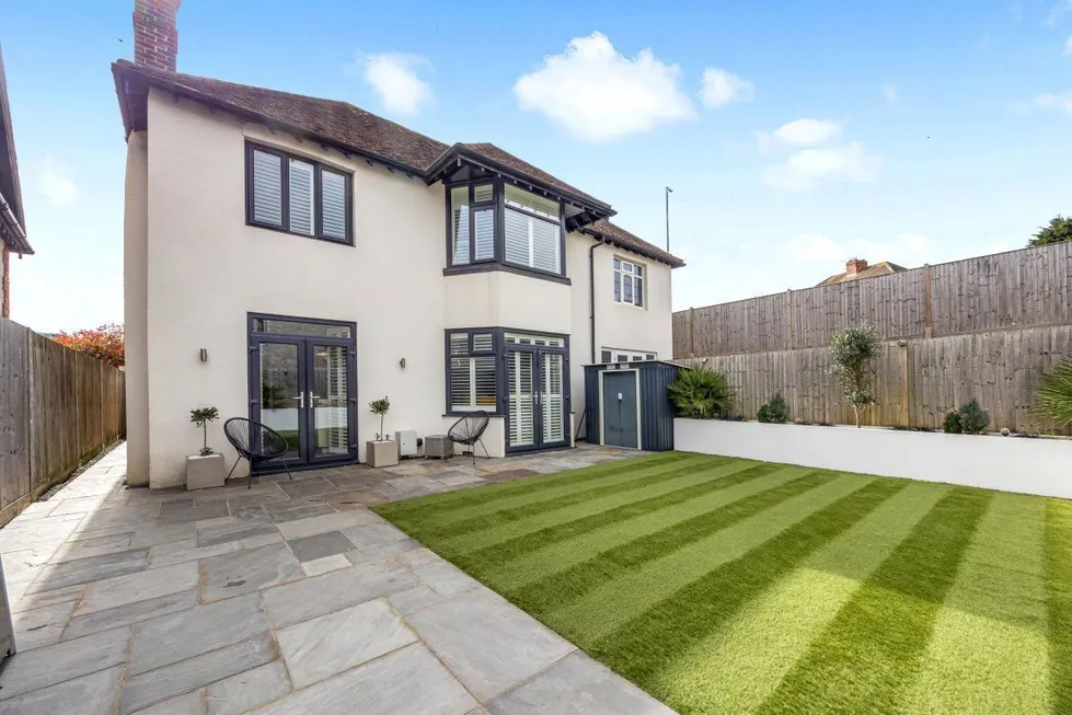 House Woodland Drive in Portslade by Sea