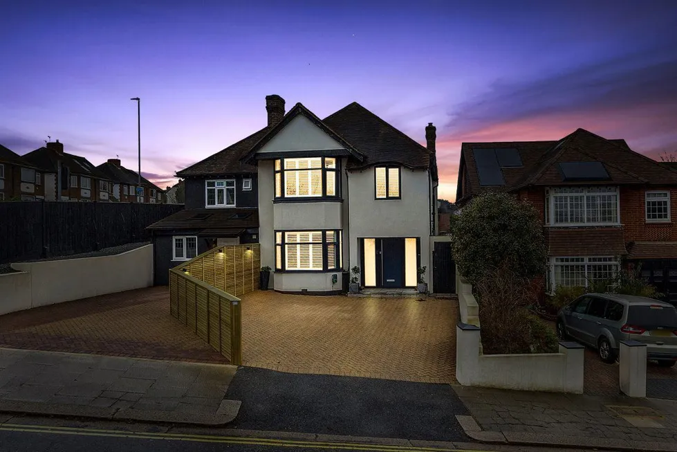House Woodland Drive in Portslade by Sea