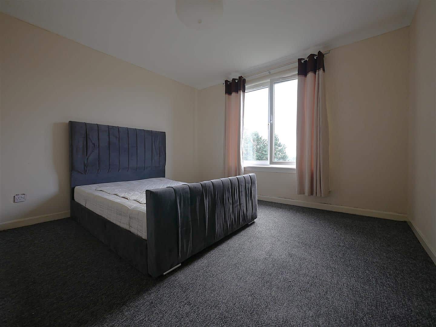 Flat Leighton Street in Glasgow