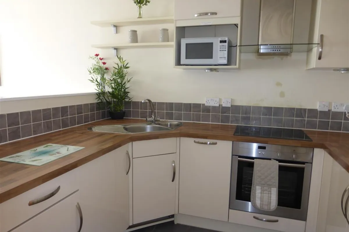 Flat Beckhampton Street in Swindon