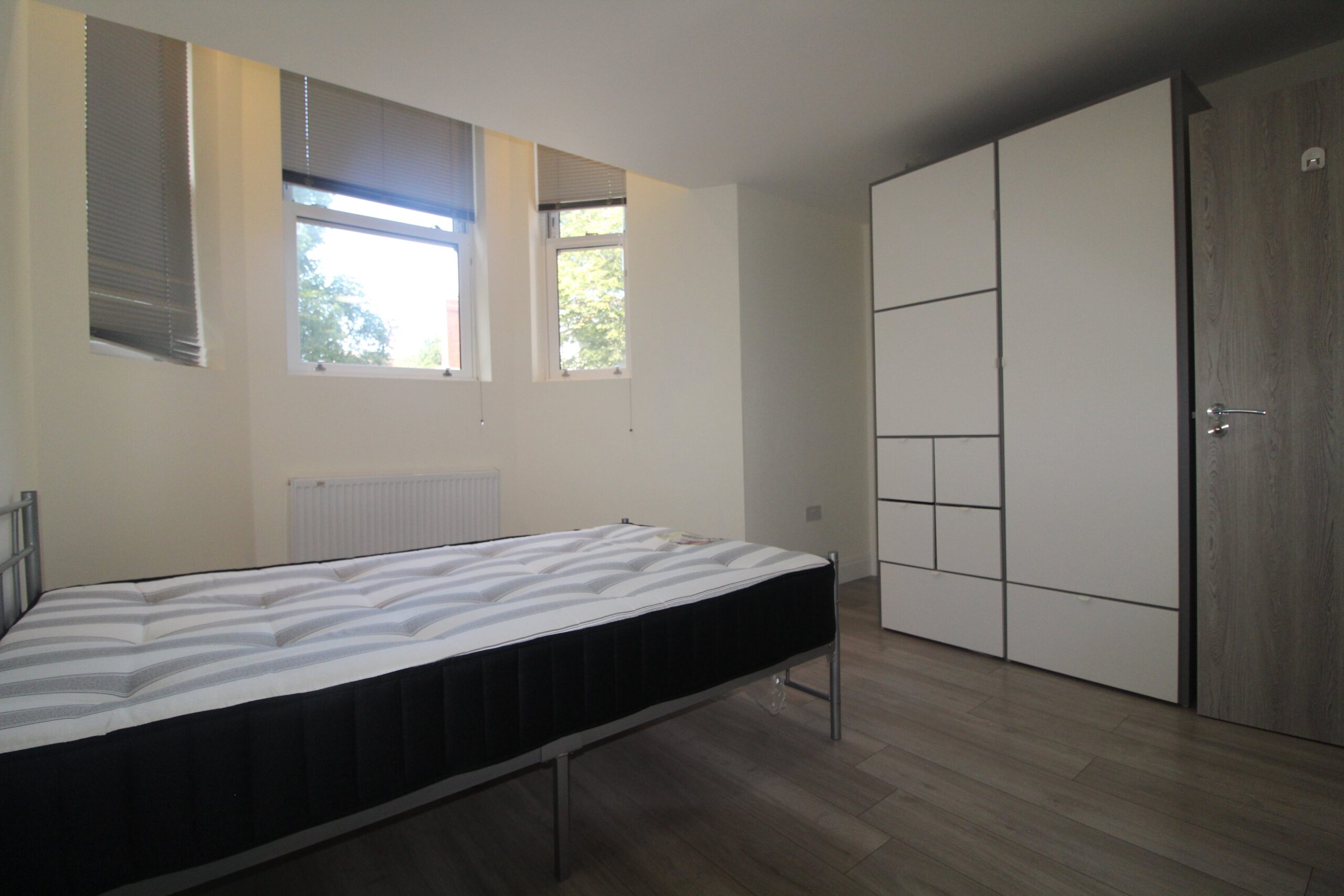 Room West Grove in Cardiff