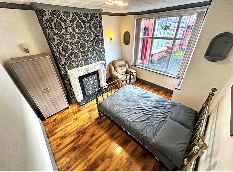 Room Railton Avenue in Manchester