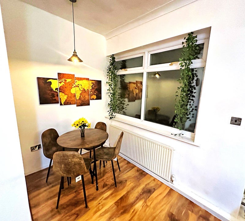 Room Railton Avenue in Manchester