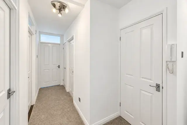 Flat Broadway West in Southend-on-Sea