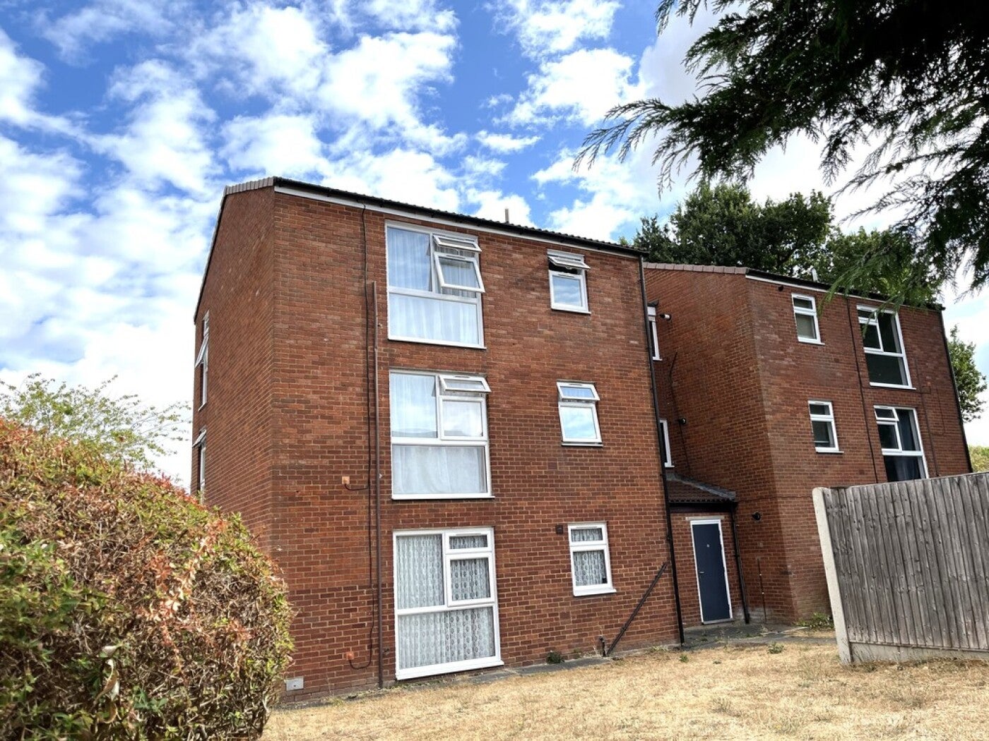 Flat Clovelly Way in Stevenage