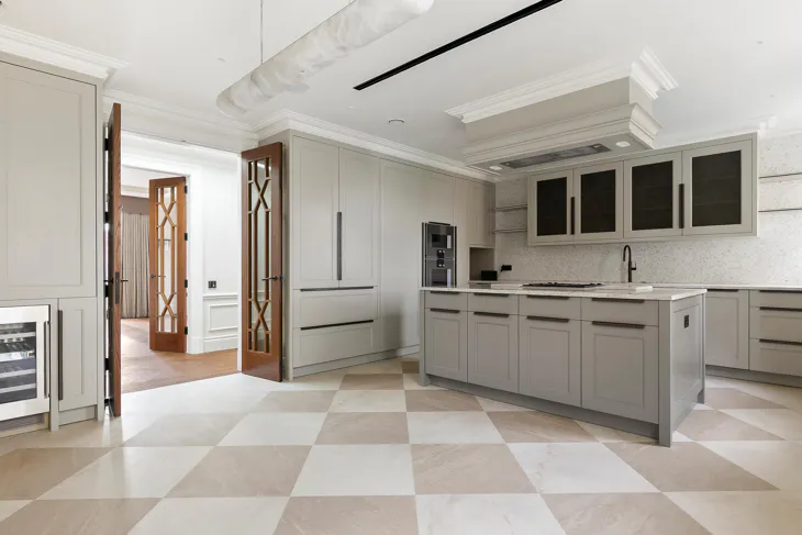 Flat De Vere Gardens in Greater London