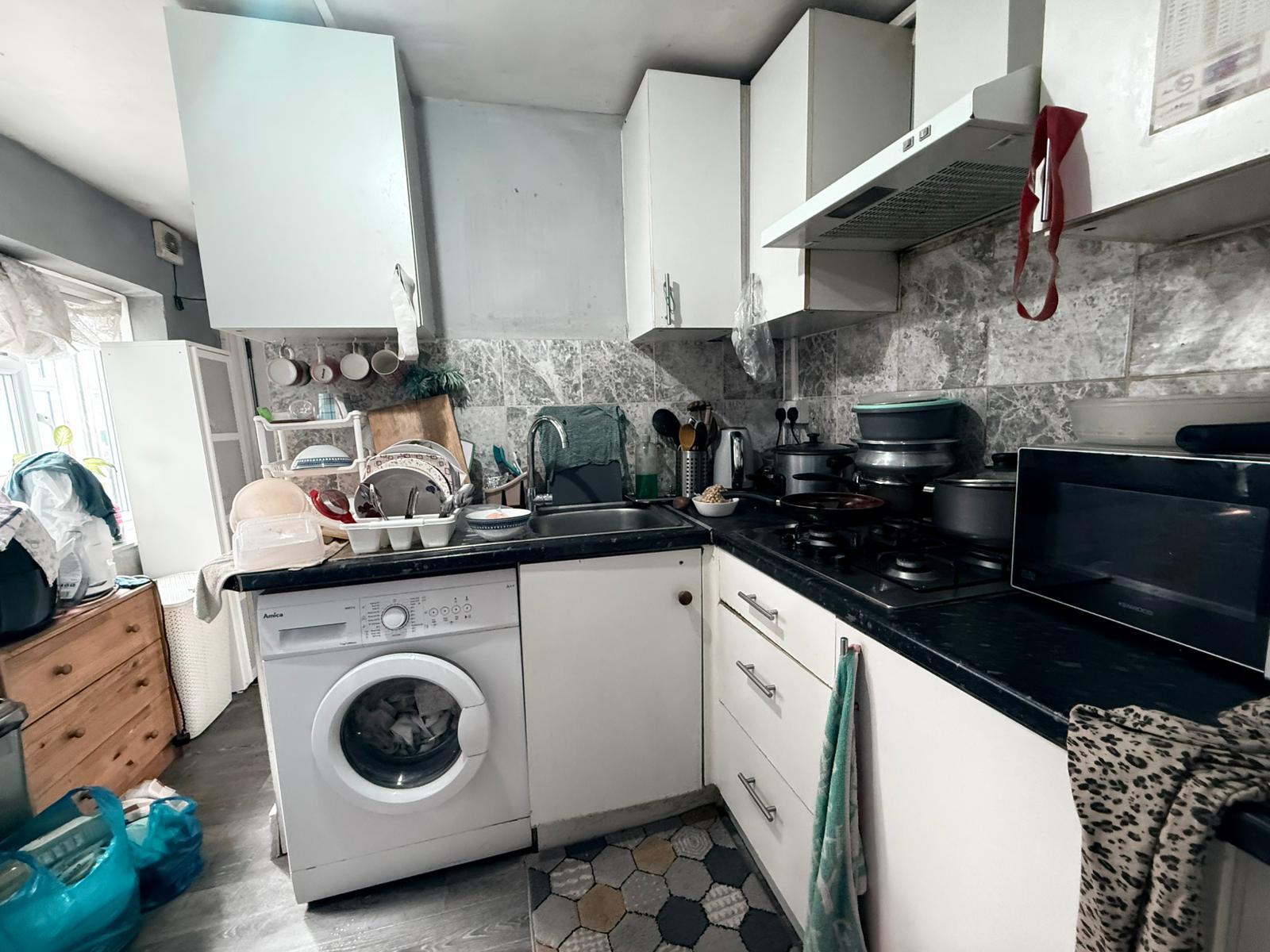 Flat Glebe Crescent in Chelmsford