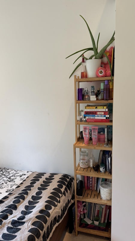 Room Honour Lea Avenue in Greater London