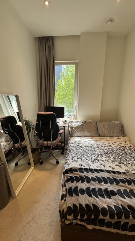 Room Honour Lea Avenue in Greater London