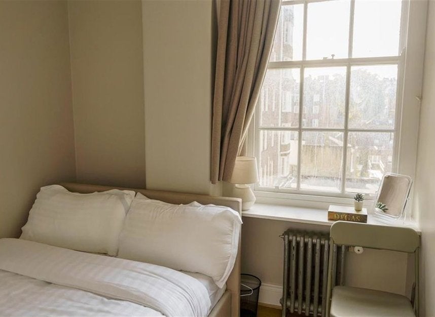 Flat Queensway in City of Westminster