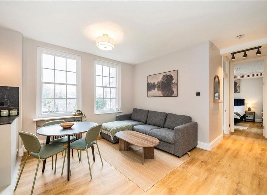 Flat Queensway in City of Westminster