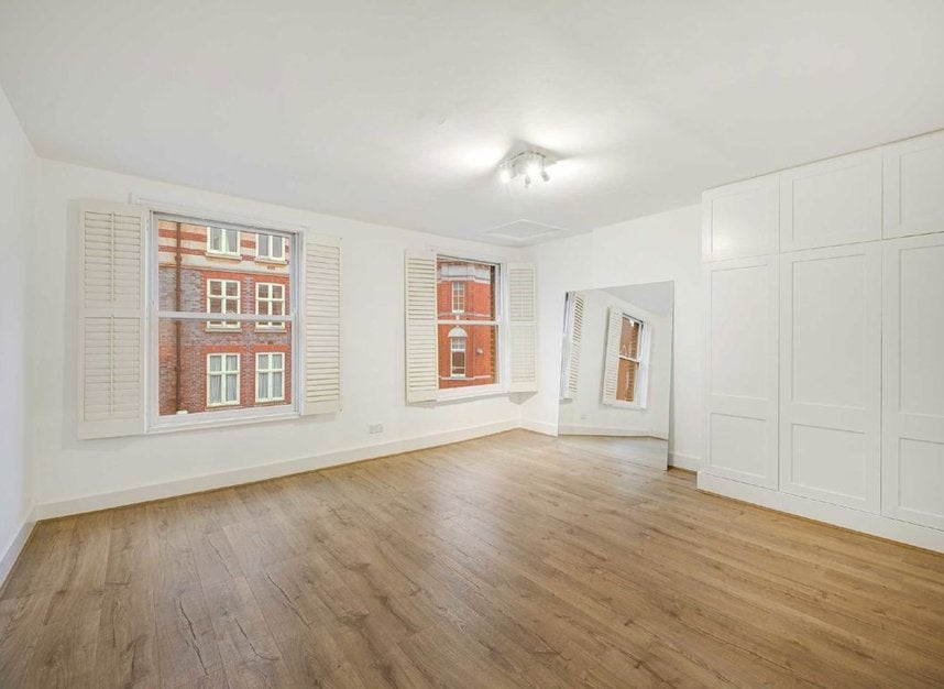 Flat Rochester Row in City of Westminster