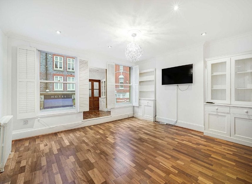 Flat Rochester Row in City of Westminster