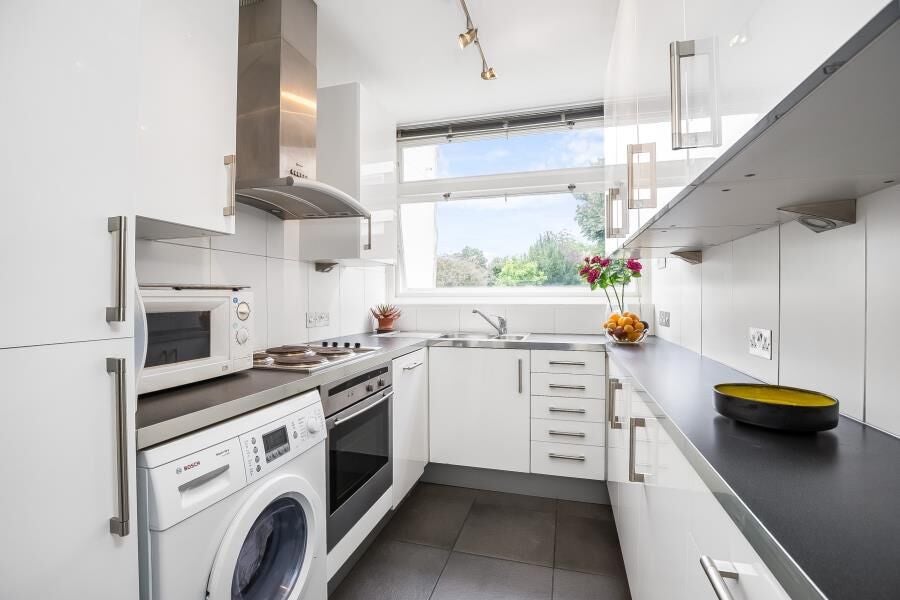 Flat Southwood Lawn Road in Greater London
