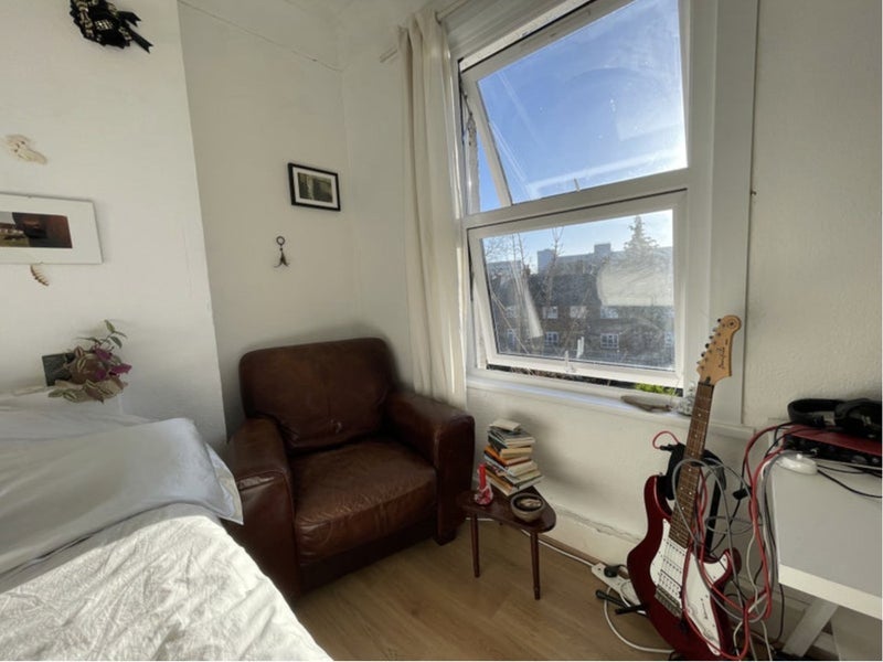 Room Brooke Road in Greater London