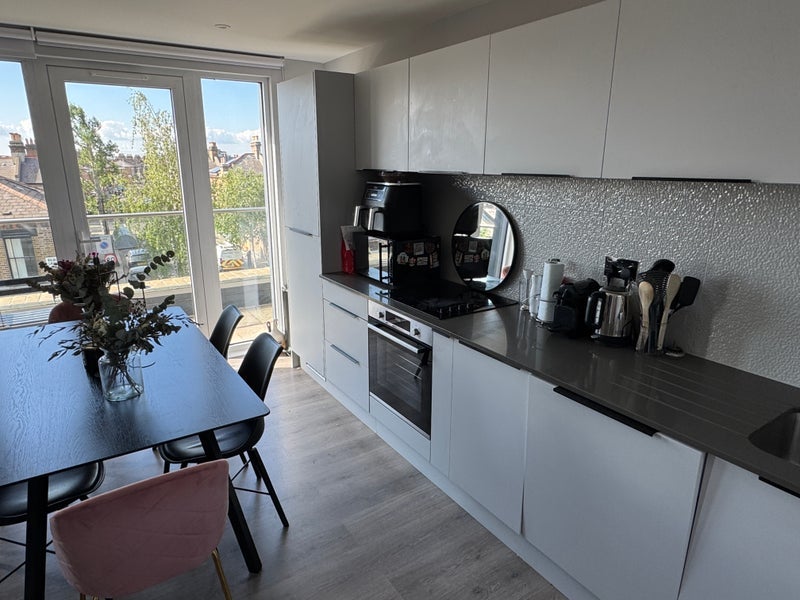 Room Kilburn Lane in Greater London