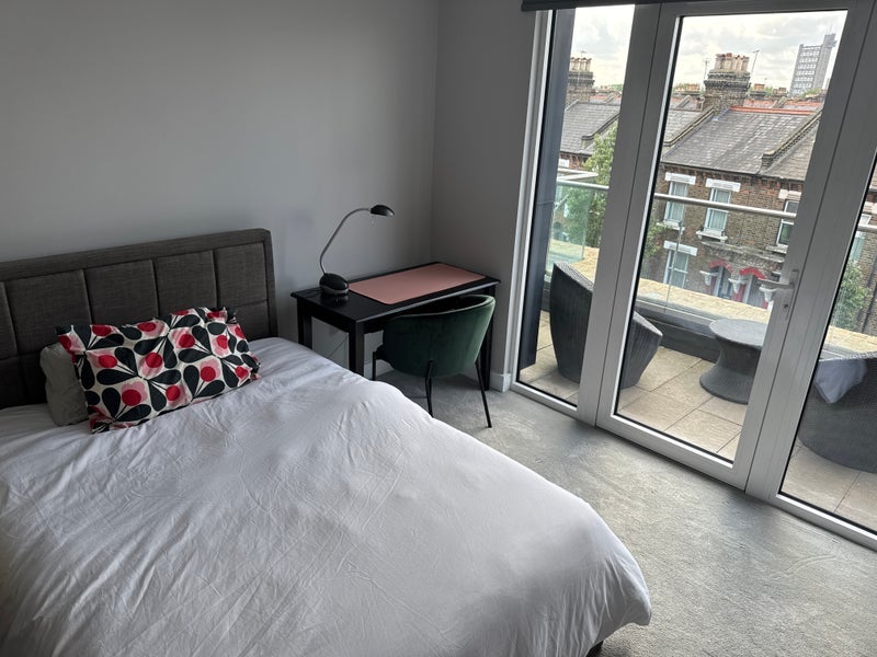 Room Kilburn Lane in Greater London