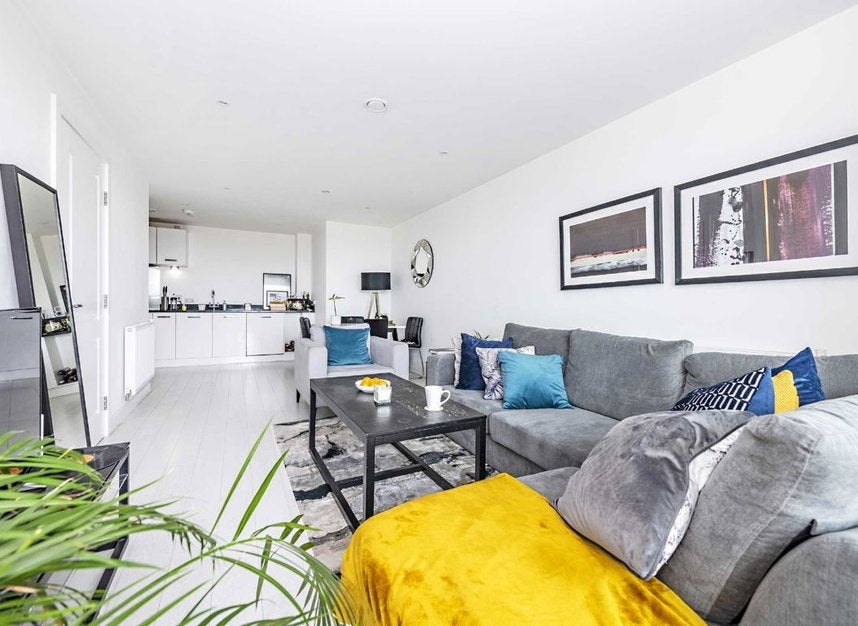 Flat Atkins Square in Greater London