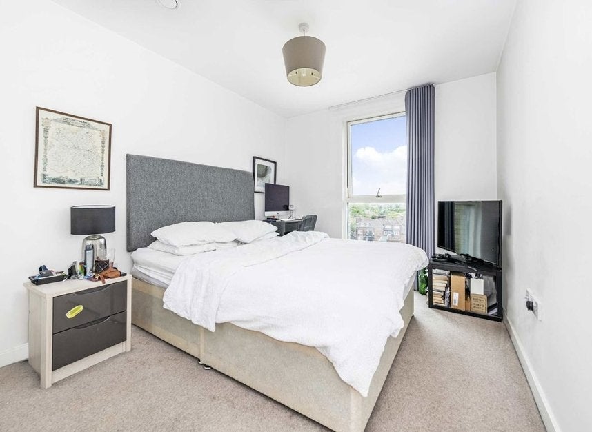 Flat Atkins Square in Greater London