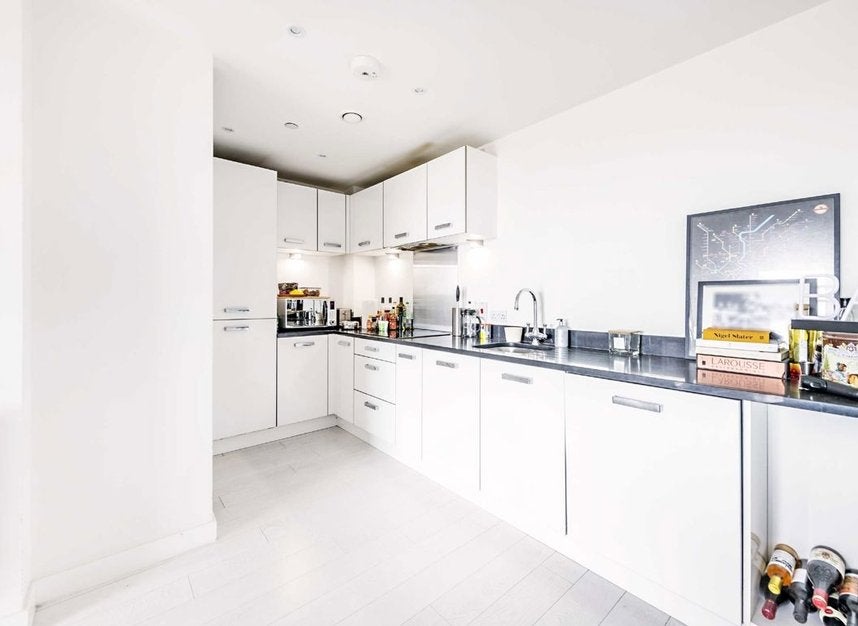 Flat Atkins Square in Greater London