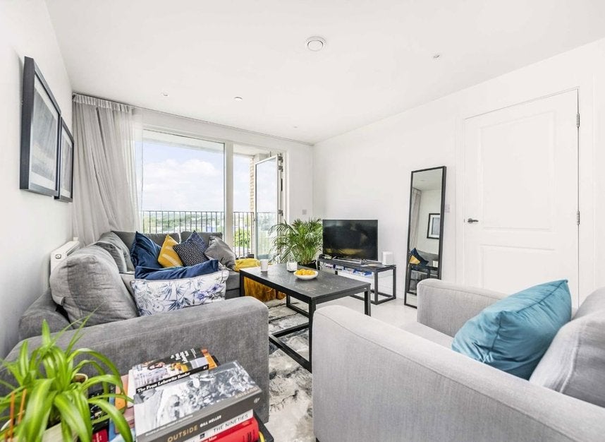 Flat Atkins Square in Greater London