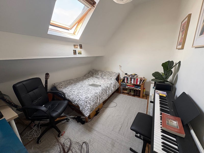 Room Argyle Avenue in Manchester