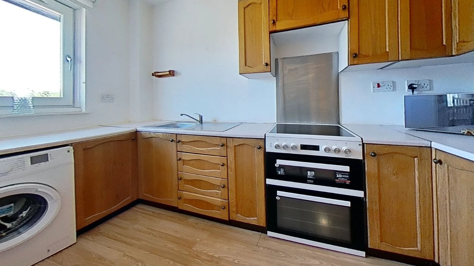 Flat Kelvindale Road in Glasgow