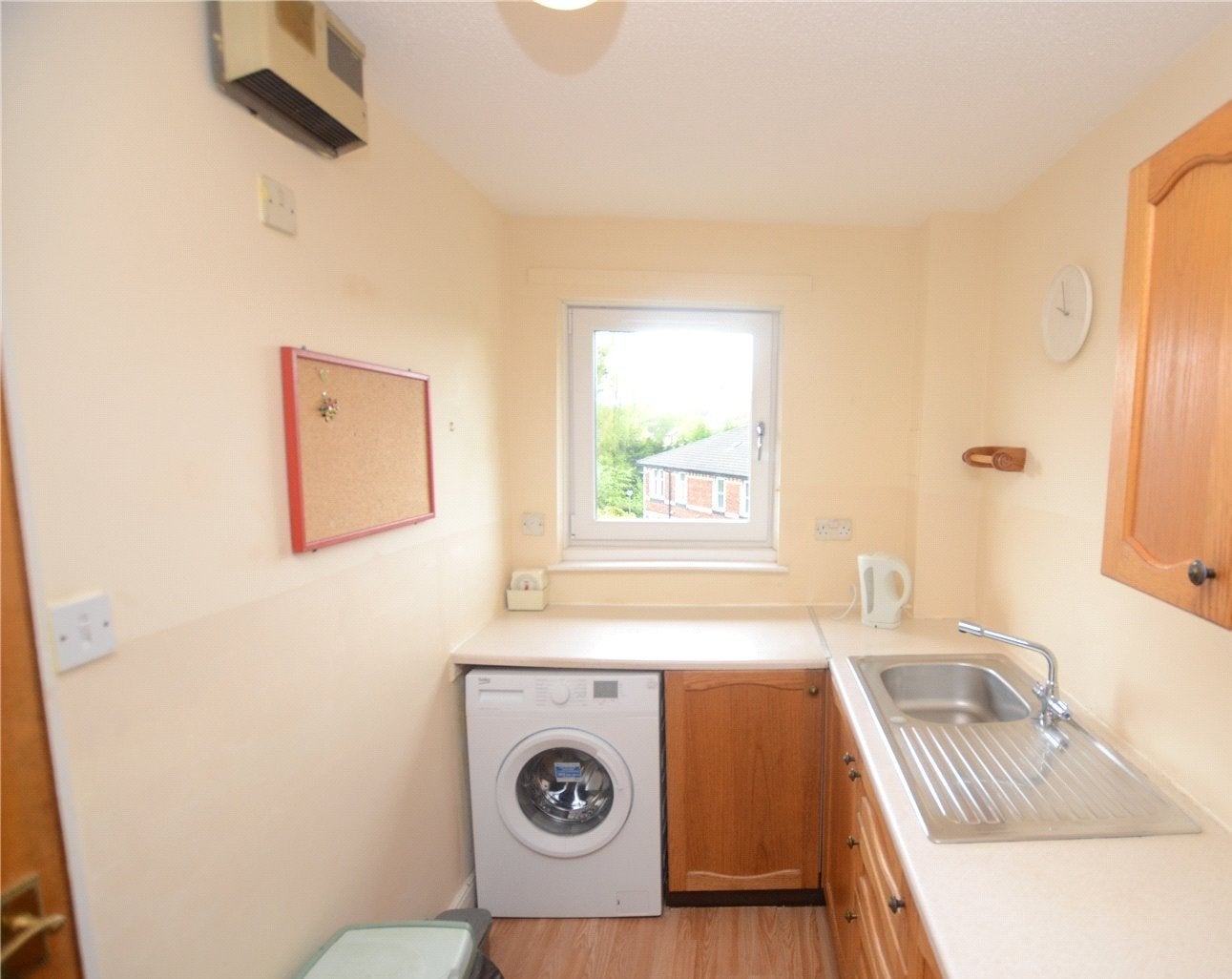 Flat Kelvindale Road in Glasgow