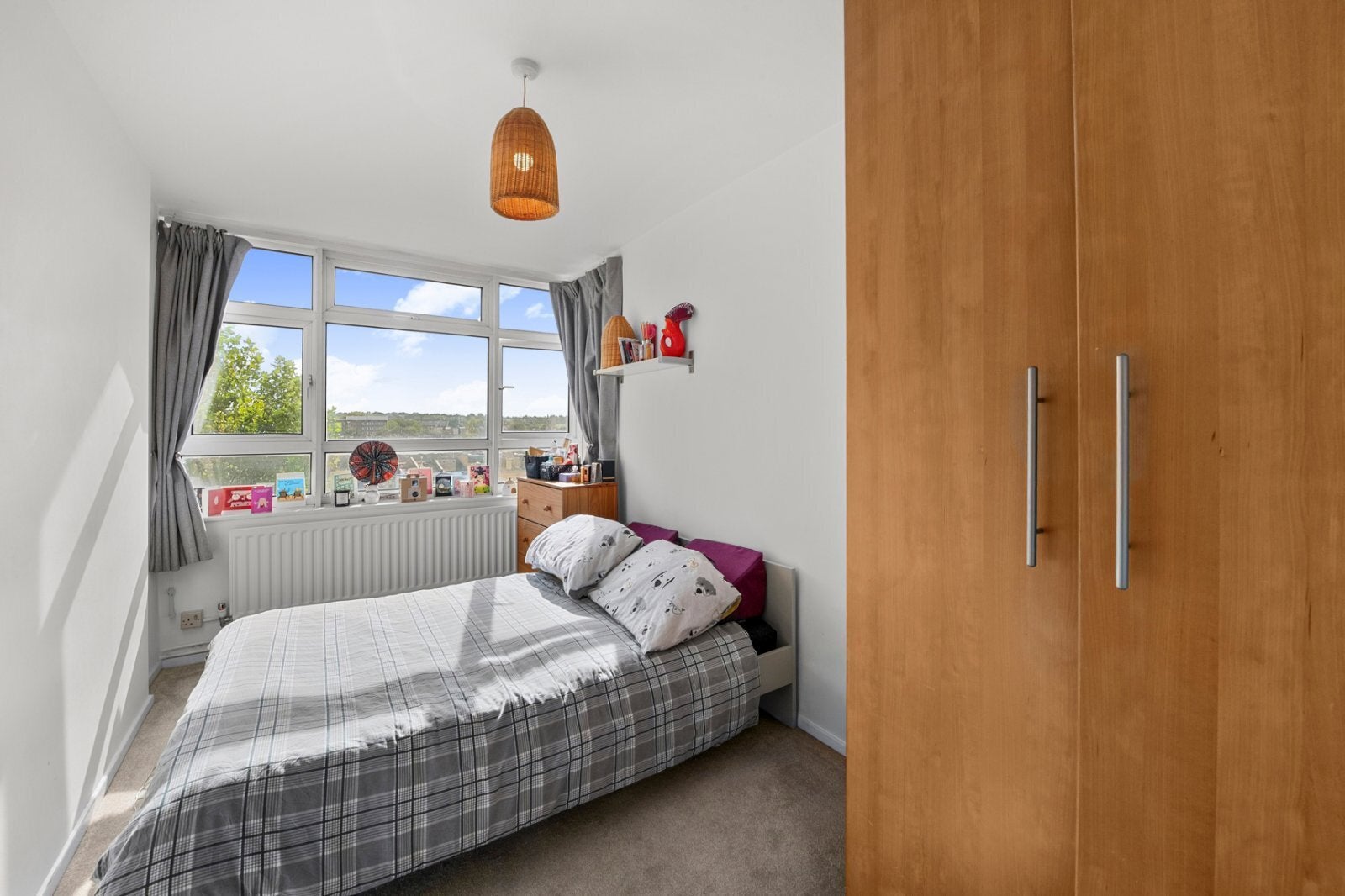 Flat Felsham Road in Greater London