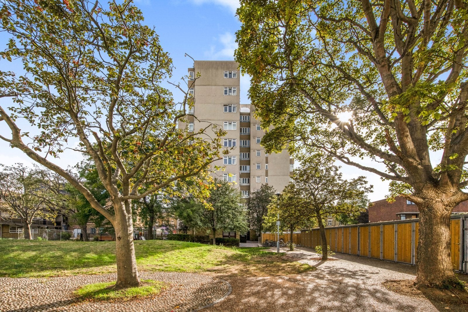 Flat Felsham Road in Greater London