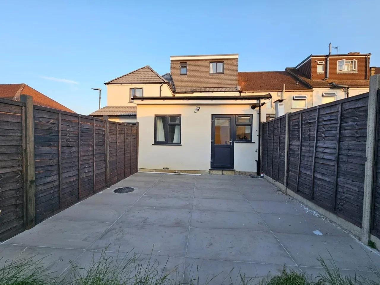 House Oakfield Gardens in Greater London