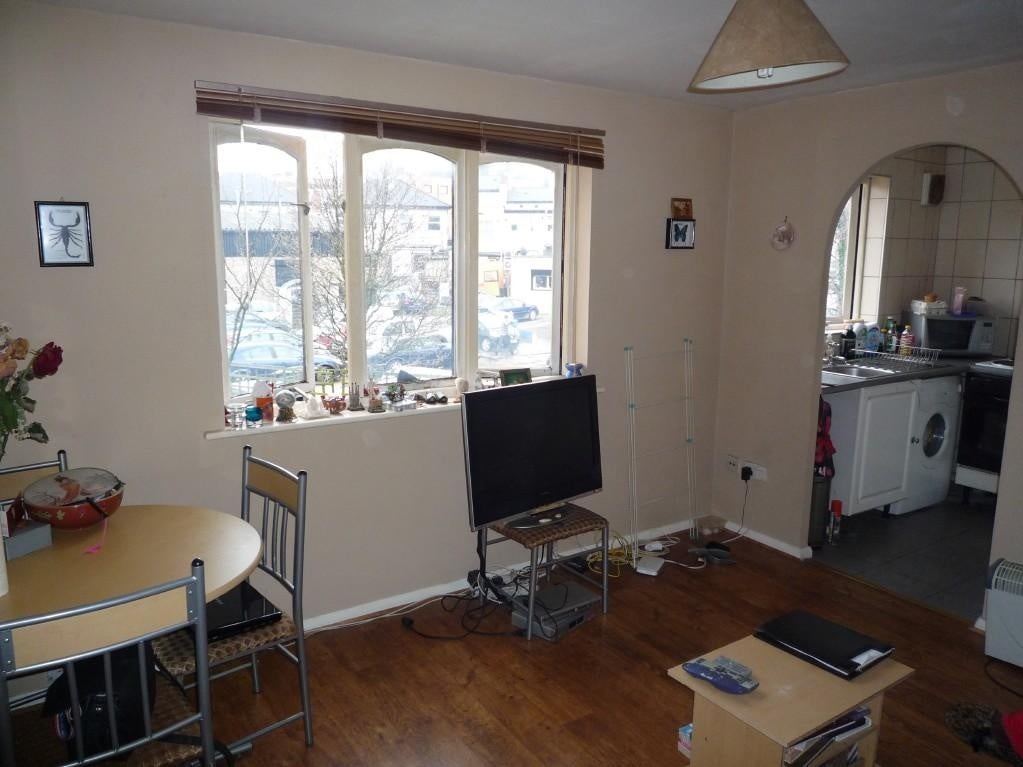 Flat Francis Street in Greater London