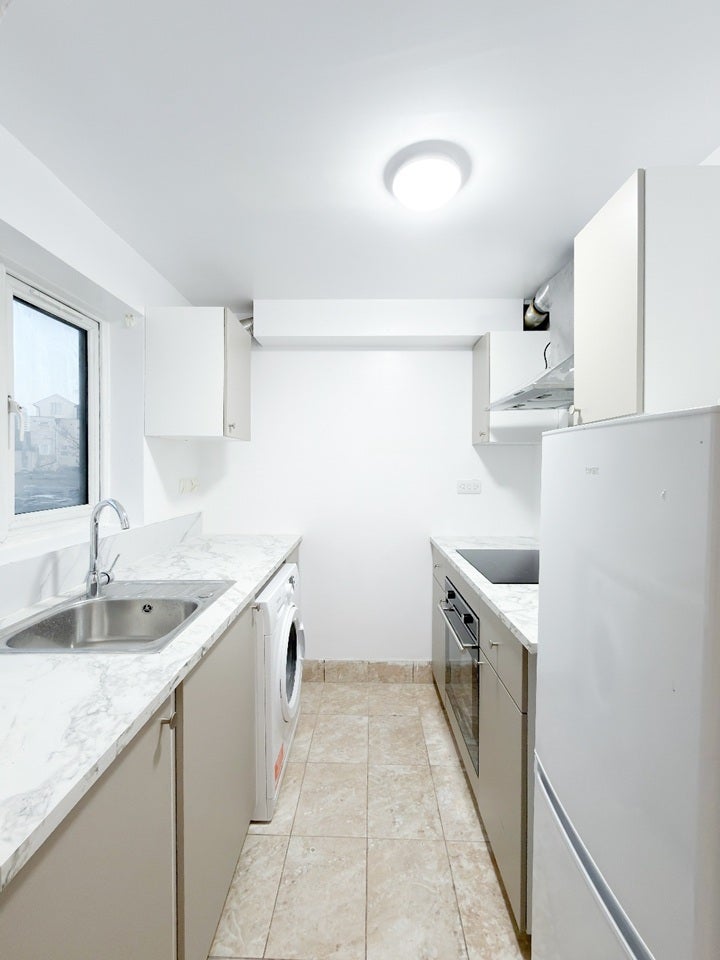 Flat Francis Street in Greater London