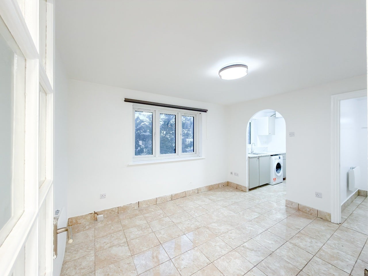 Flat Francis Street in Greater London