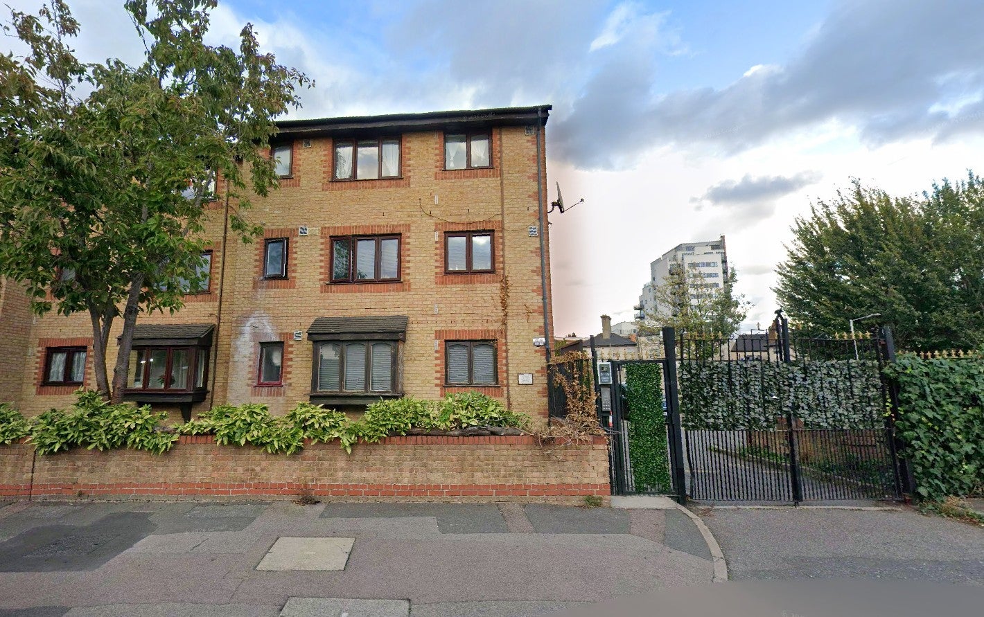 Flat Francis Street in Greater London