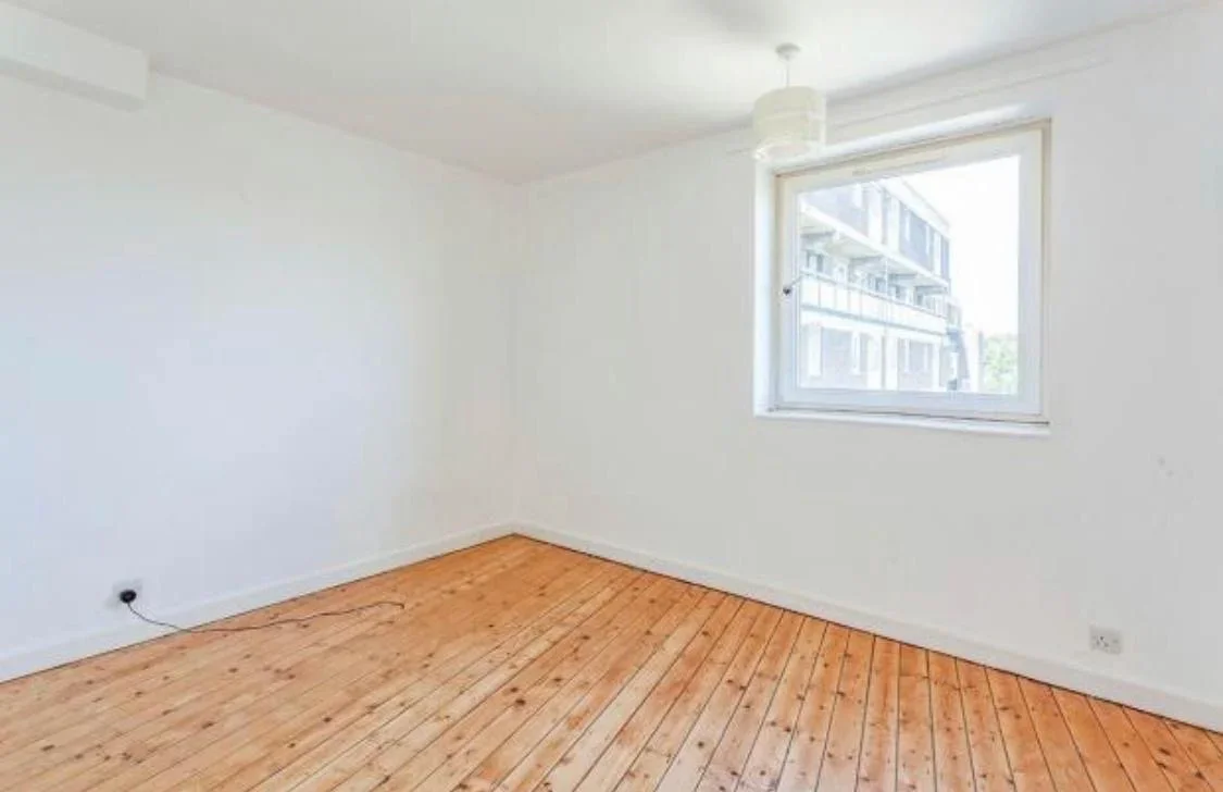 Room Madron Street in Greater London