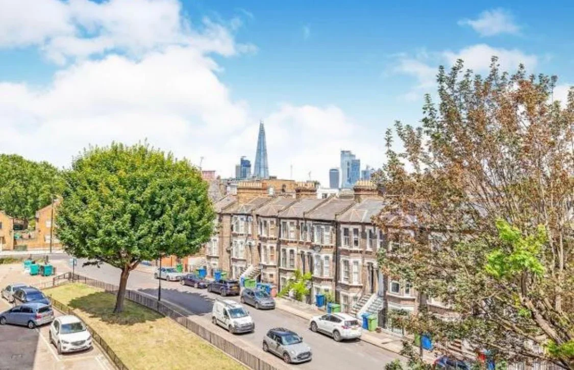 Room Madron Street in Greater London