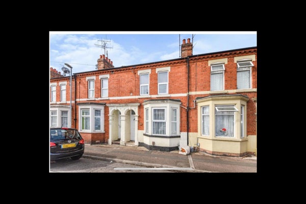 Flat Symington Street in Northampton