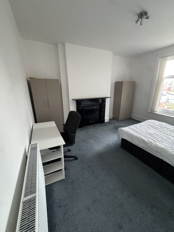 Room Durham Road in Sunderland