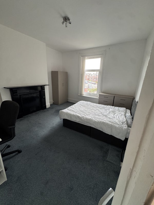 Room Durham Road in Sunderland