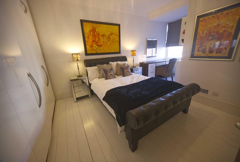Room Wickliffe Avenue in Greater London