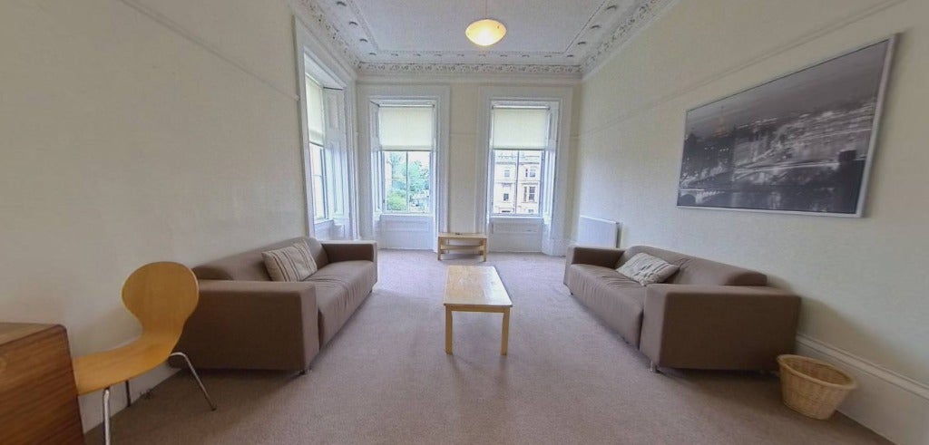 Flat Ruskin Lane in Glasgow