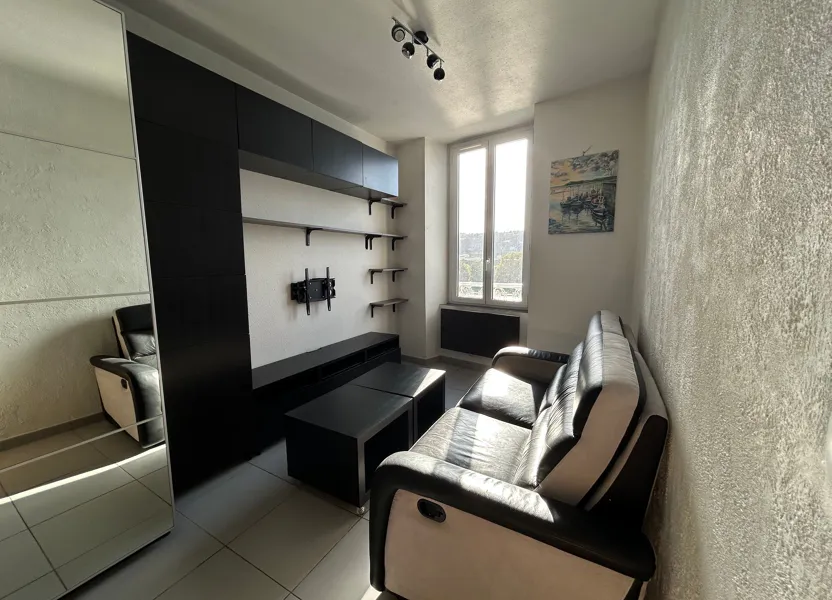 Flat Quai du Rhône in Saint-Romain-en-Gal