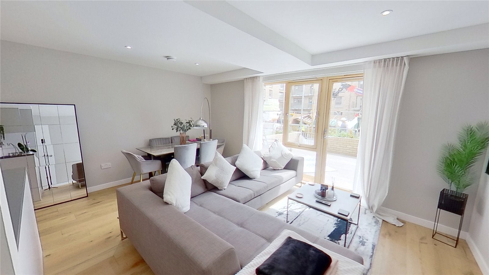 Flat Warriston Road in City of Edinburgh