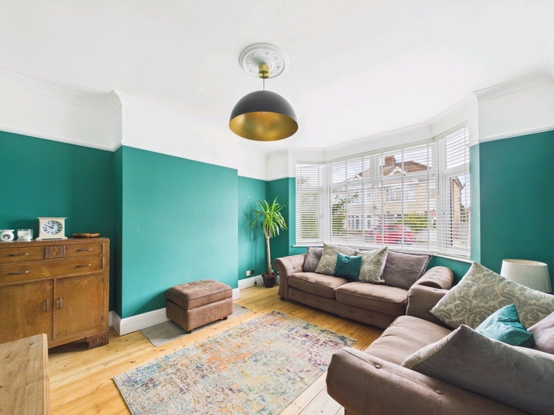 Room Westmead Road in Bristol