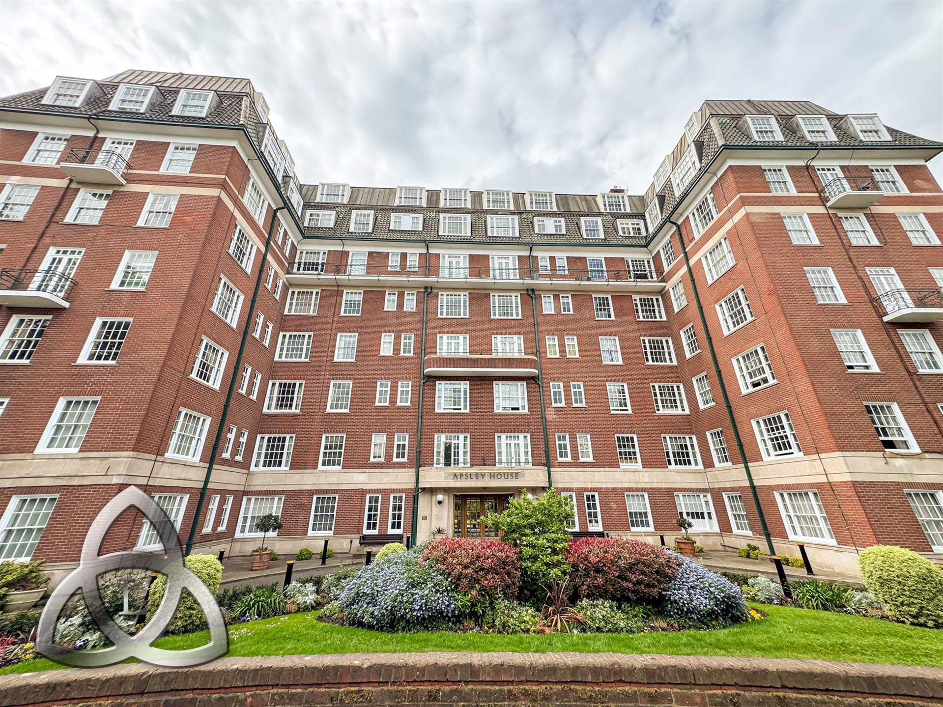 Flat Aspley House Driveway in City of Westminster