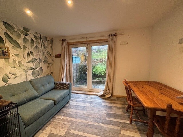House Fortescue Close in Foxhole