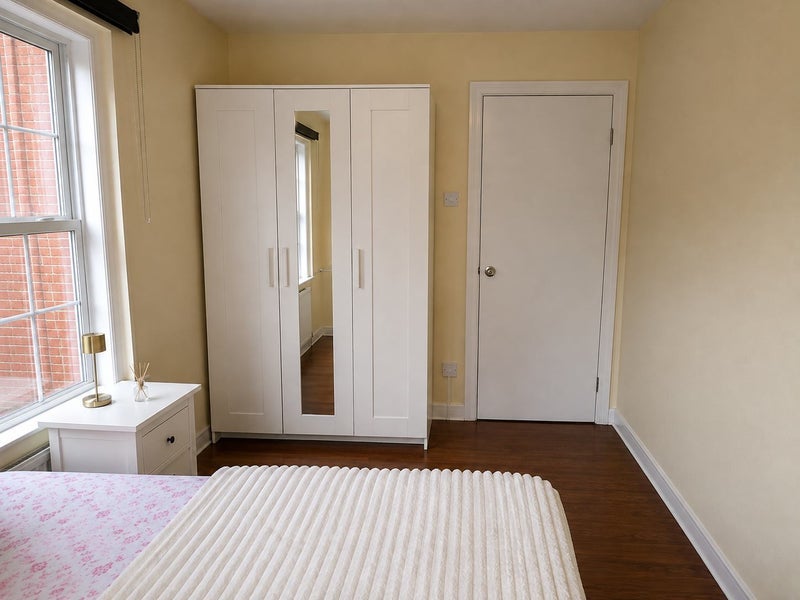 Room Tanners Hill in Greater London