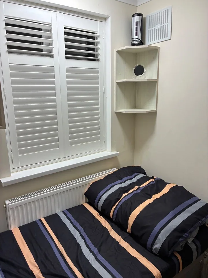 Room Hounslow Road in Greater London