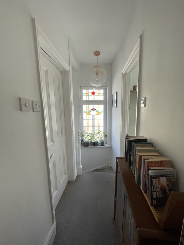 Room Sandgate Road in Bristol